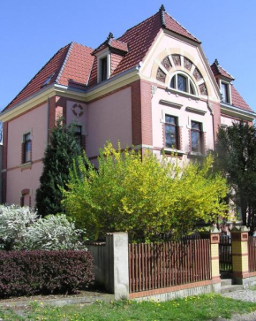 Ferienwohnung und Pension 